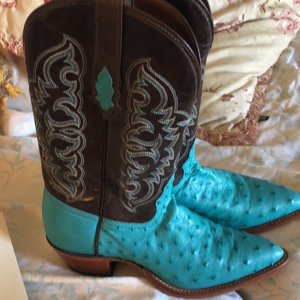 Women’s Cowboy Boots - Picture 2 of 2